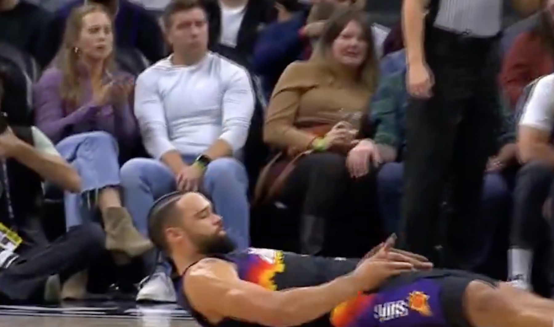 เจ้าหน้าที่ NBA: ดิลลอนถูกปรับ 25,000 ดอลลาร์จากการเฉลิมฉลองที่ไม่เหมาะสม