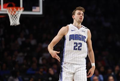 วากเนอร์ จูเนียร์ทำคะแนนสูงสุดในเกมได้ 27 แต้มและดูเพื่อนร่วมทีมพลาดโอกาสติดต่อกันในช่วงนาทีสุดท้าย