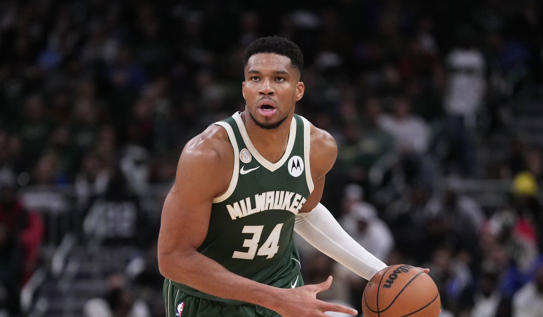 สมเหตุสมผลและเหมาะสม? Bucks ขาดดุล 12-4 ในช่วงพักครึ่ง และมี 8 แต้มเมื่อเทียบกับ Hornets ที่กำลังวิ่งอยู่