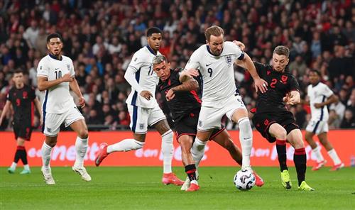 อันห์ พบ แอลเบเนีย