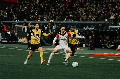 ไอน์ทรัค แฟร้งค์เฟิร์ต พบ โบรุสเซีย ดอร์ทมุนด์