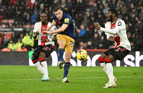 เซาแธมป์ตัน พบ นิวคาสเซิ่ล