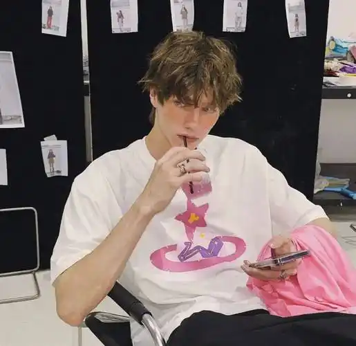 6686体育高级作者花落半歌